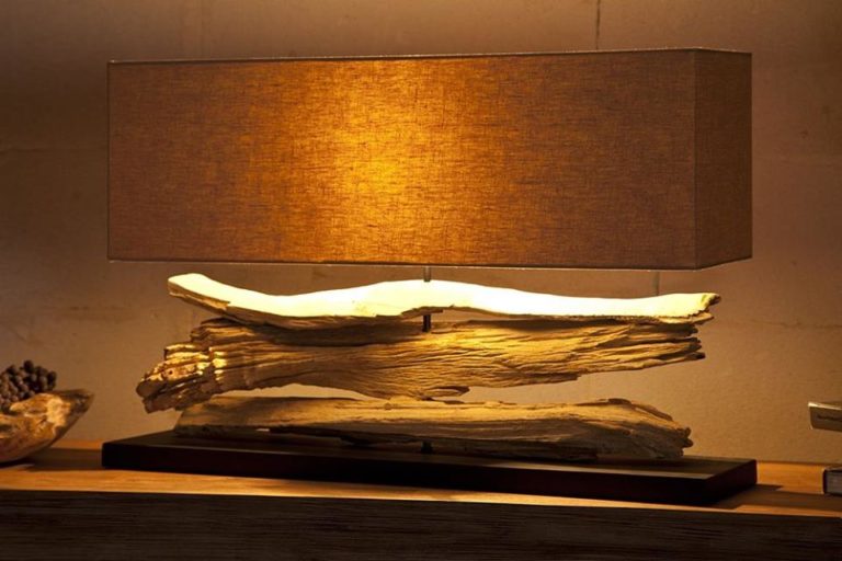 Lire la suite à propos de l’article Lampe en bois flottant