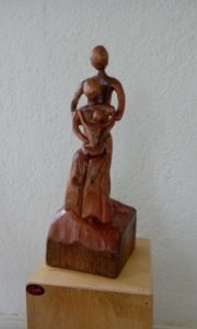 Lire la suite à propos de l’article Noces de bois: une jolie sculpture personnalisée