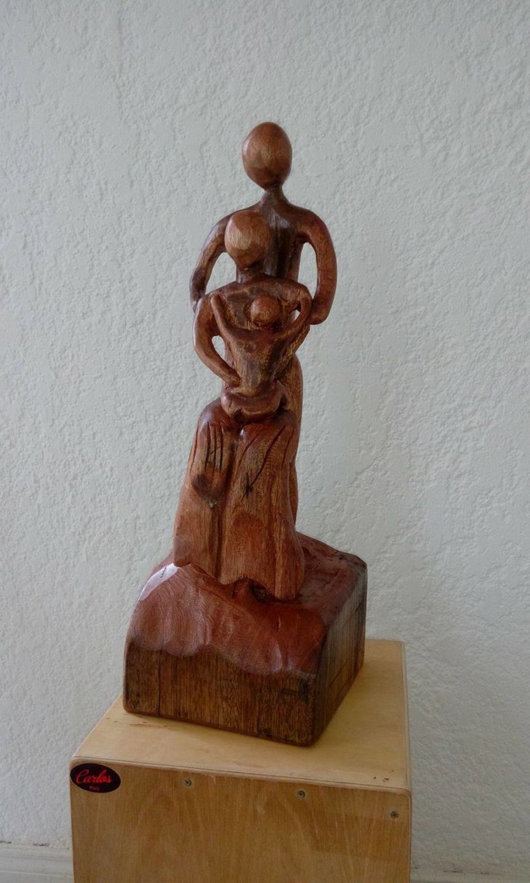 Lire la suite à propos de l’article Noces de bois: une jolie sculpture personnalisée