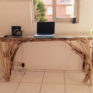Lire la suite à propos de l’article Bureau en bois flotté