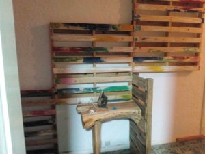 Lire la suite à propos de l’article Table à repasser sculptée