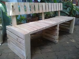Lire la suite à propos de l’article Des bancs pour les enfants